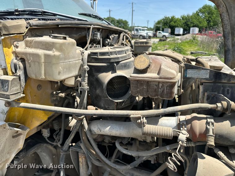image for item EA4885 1998 Chevrolet C6500 rollback truck