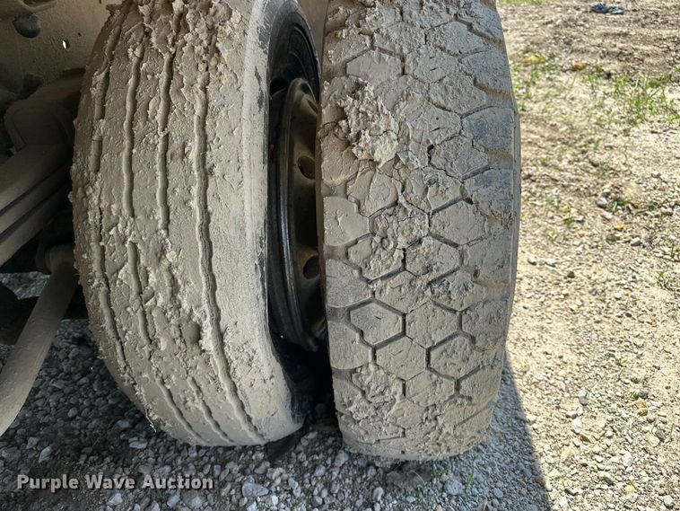 image for item EA4885 1998 Chevrolet C6500 rollback truck