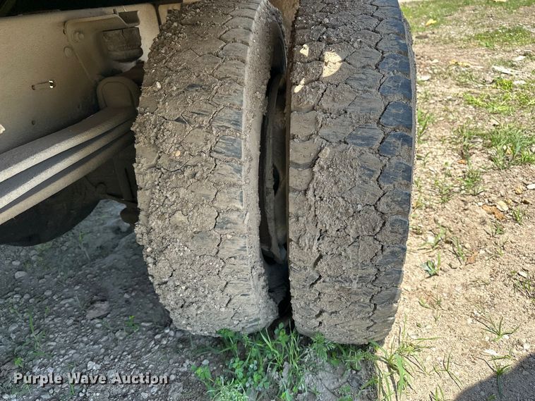 image for item EA4885 1998 Chevrolet C6500 rollback truck