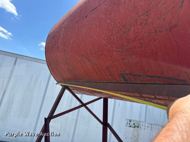 image for item EC4581 (2) fuel tanks