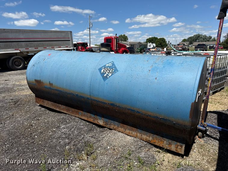image for item EC4581 (2) fuel tanks