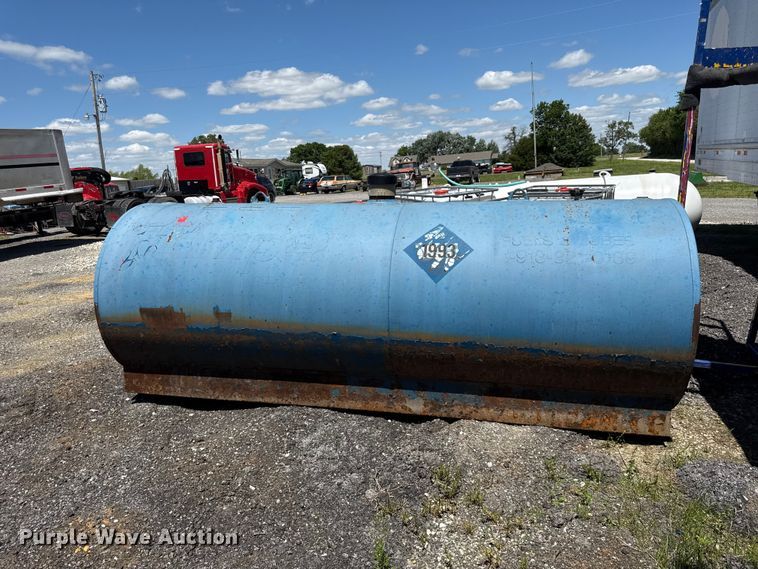 image for item EC4581 (2) fuel tanks