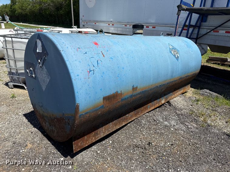 image for item EC4581 (2) fuel tanks