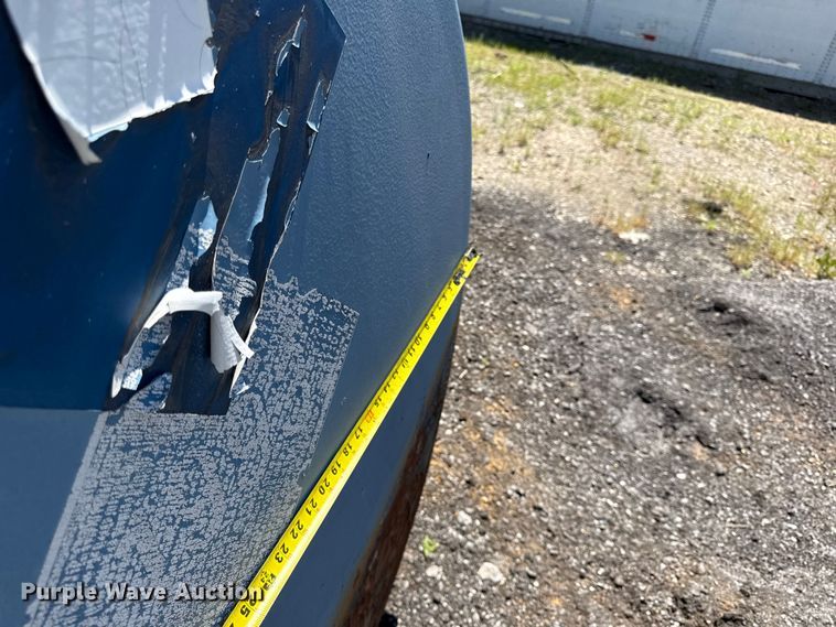 image for item EC4581 (2) fuel tanks