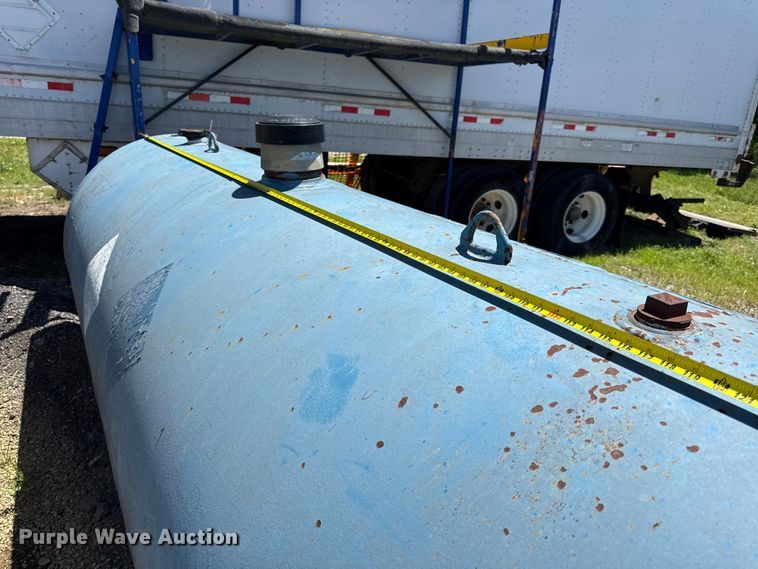 image for item EC4581 (2) fuel tanks