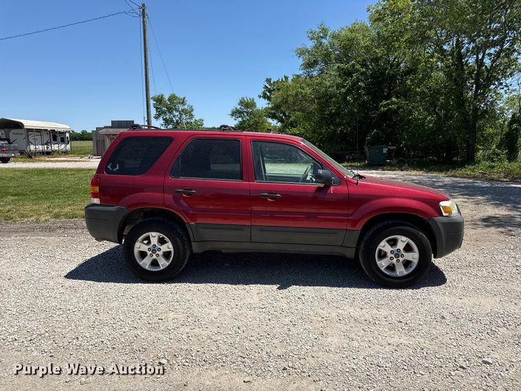 image for item EC4593 2005 Ford Escape SUV