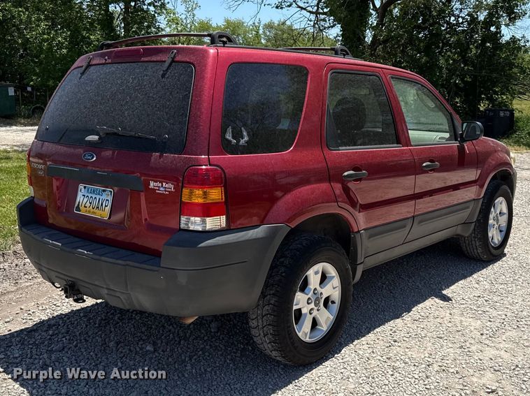 image for item EC4593 2005 Ford Escape SUV