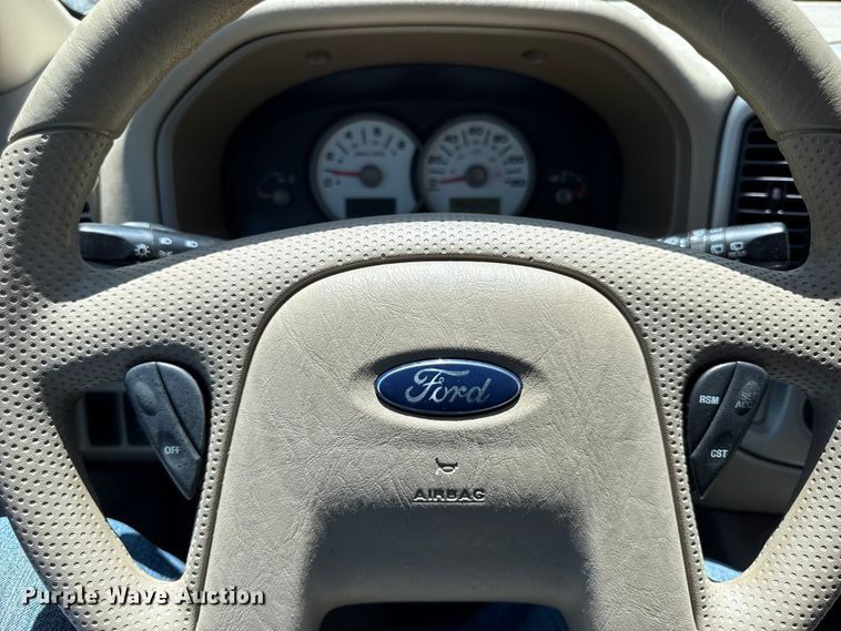 image for item EC4593 2005 Ford Escape SUV