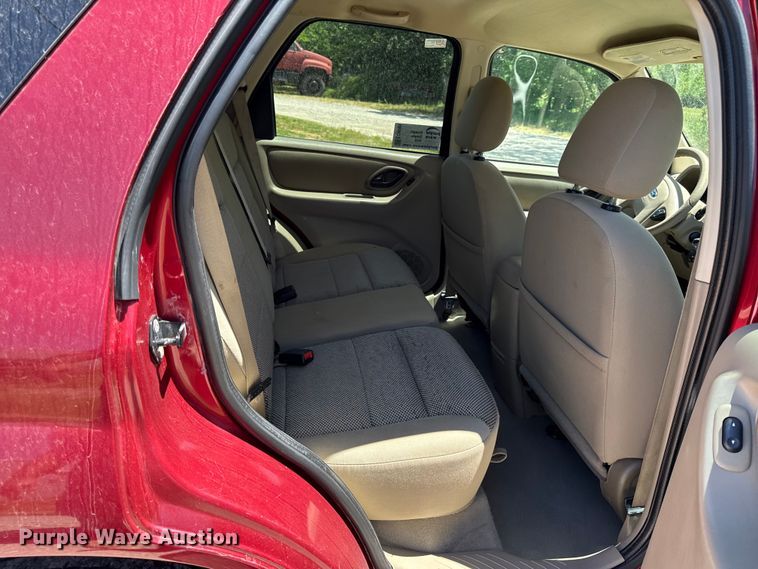 image for item EC4593 2005 Ford Escape SUV