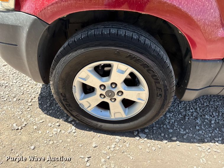 image for item EC4593 2005 Ford Escape SUV