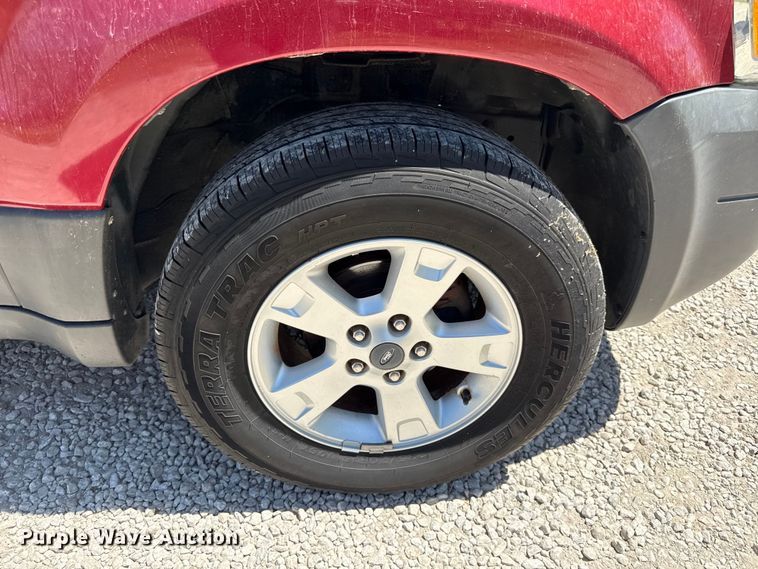 image for item EC4593 2005 Ford Escape SUV