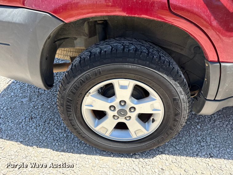 image for item EC4593 2005 Ford Escape SUV