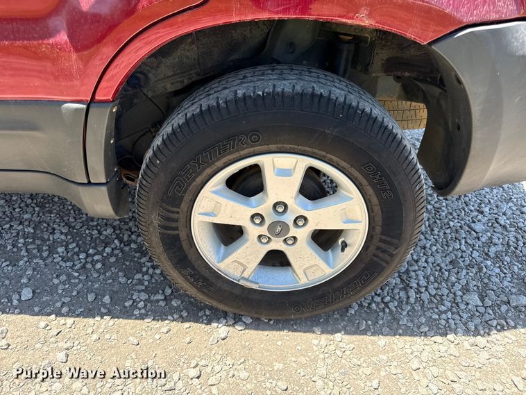 image for item EC4593 2005 Ford Escape SUV