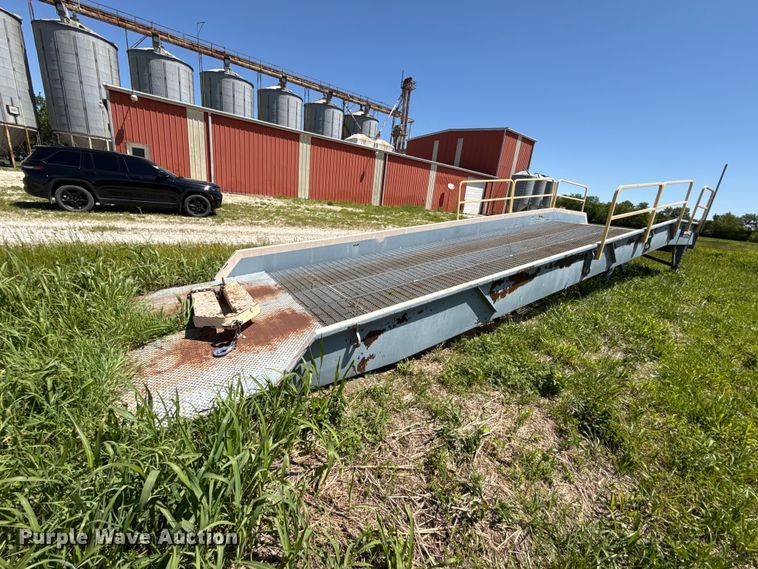 image for item EC4599 Dockzilla loading dock ramp