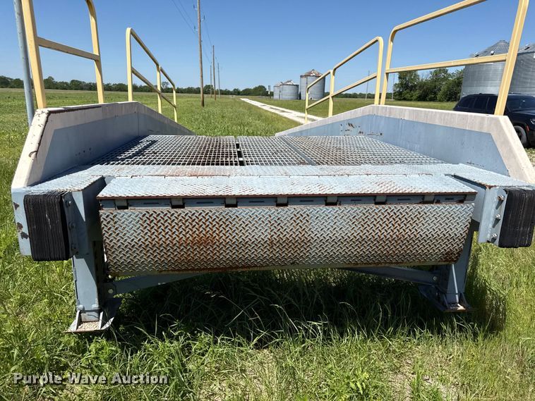 image for item EC4599 Dockzilla loading dock ramp