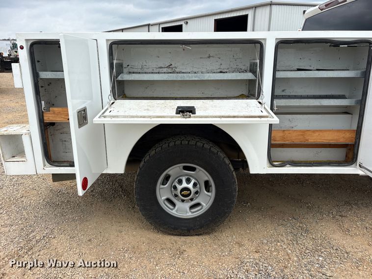 image for item ED5243 2021 Chevrolet Silverado 2500HD Crew Cab utility bed pickup truck