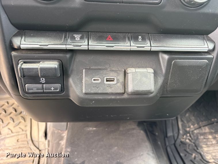 image for item ED5243 2021 Chevrolet Silverado 2500HD Crew Cab utility bed pickup truck