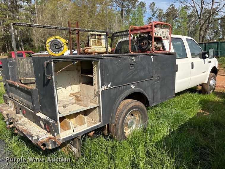 image for item EF1063 2004 Ford F450 Super Duty Crew Cab utility / service truck