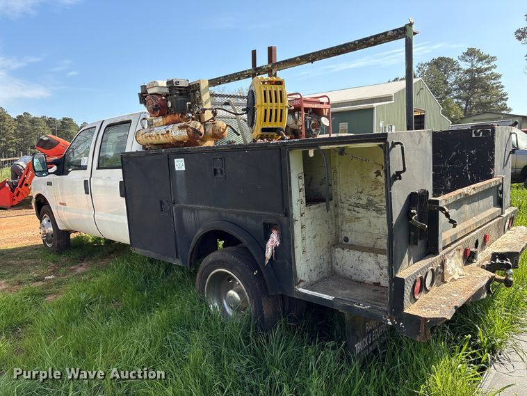 image for item EF1063 2004 Ford F450 Super Duty Crew Cab utility / service truck
