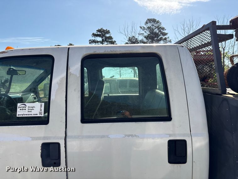 image for item EF1063 2004 Ford F450 Super Duty Crew Cab utility / service truck