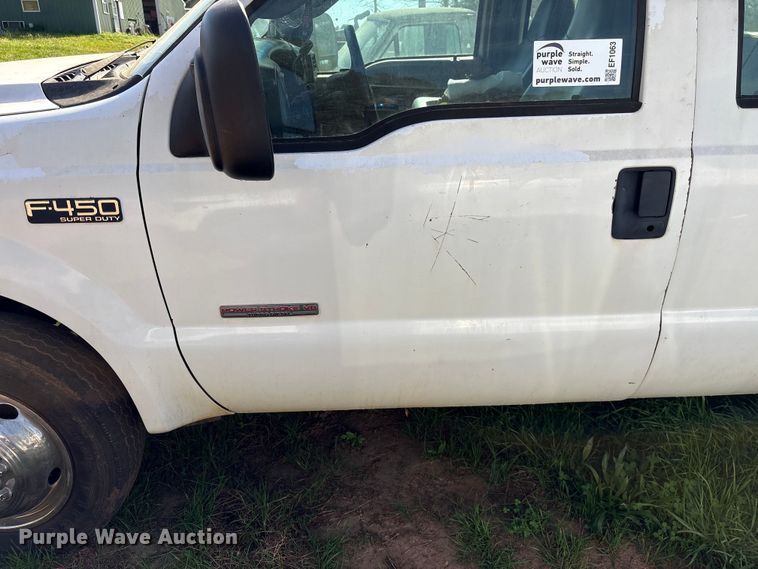 image for item EF1063 2004 Ford F450 Super Duty Crew Cab utility / service truck