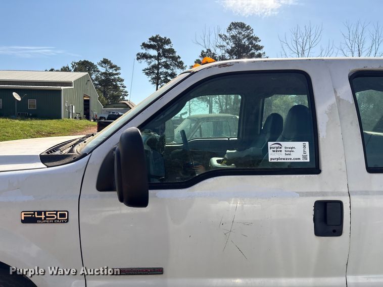 image for item EF1063 2004 Ford F450 Super Duty Crew Cab utility / service truck