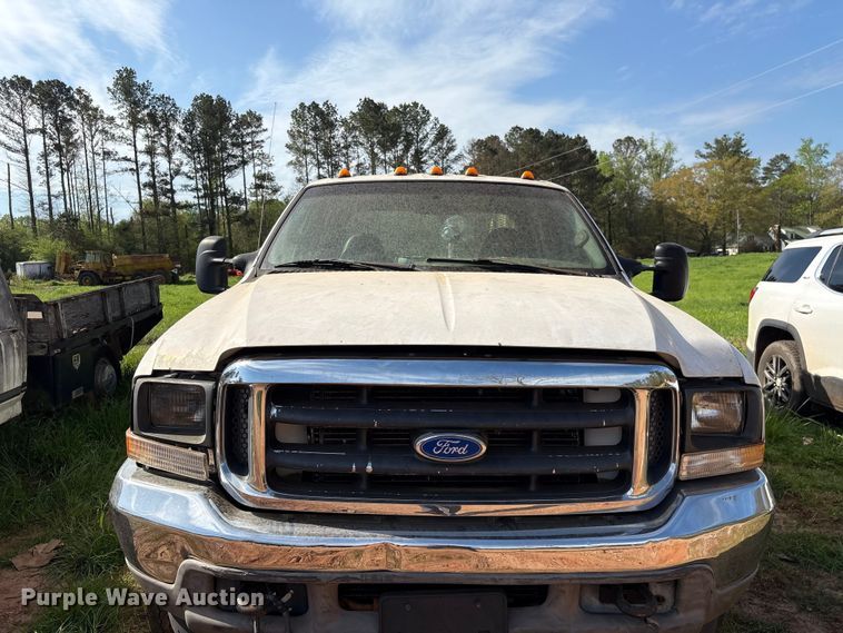 image for item EF1063 2004 Ford F450 Super Duty Crew Cab utility / service truck