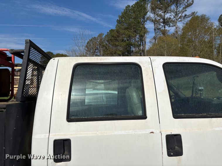 image for item EF1063 2004 Ford F450 Super Duty Crew Cab utility / service truck