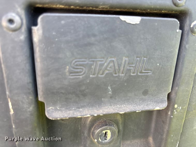 image for item EF1063 2004 Ford F450 Super Duty Crew Cab utility / service truck