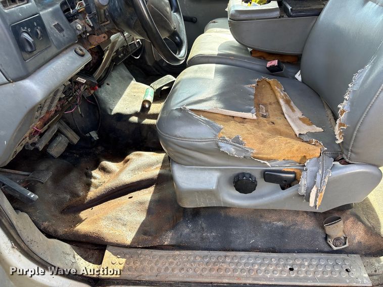 image for item EF1063 2004 Ford F450 Super Duty Crew Cab utility / service truck