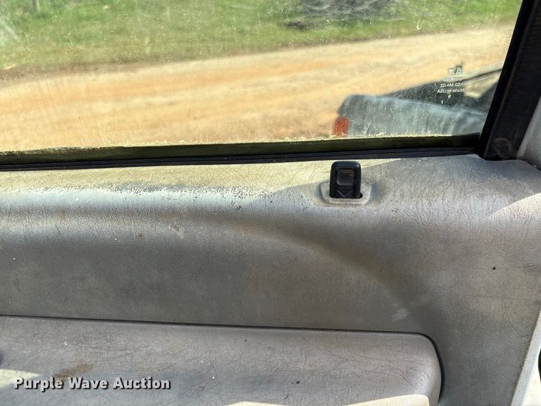 image for item EF1063 2004 Ford F450 Super Duty Crew Cab utility / service truck