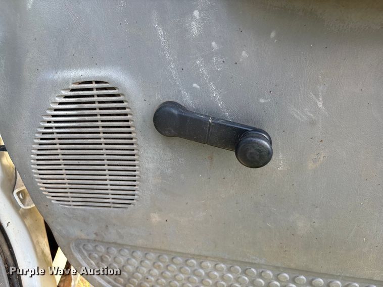 image for item EF1063 2004 Ford F450 Super Duty Crew Cab utility / service truck
