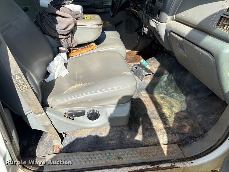 image for item EF1063 2004 Ford F450 Super Duty Crew Cab utility / service truck