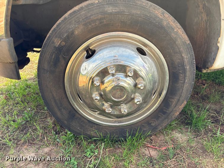 image for item EF1063 2004 Ford F450 Super Duty Crew Cab utility / service truck