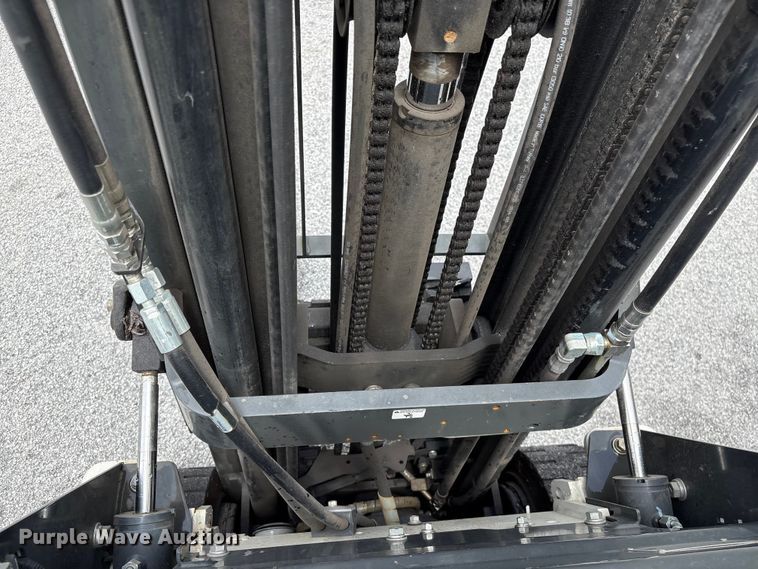 image for item EF1159 2016 UniCarriers CFS40 forklift