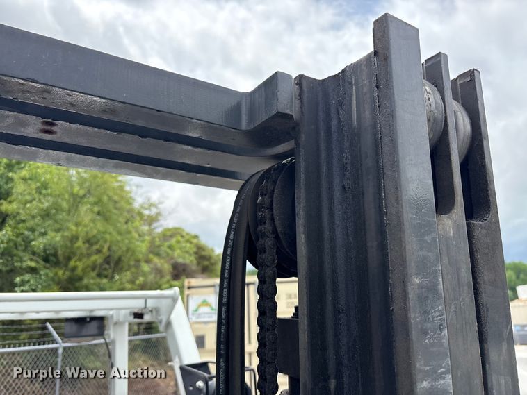 image for item EF1159 2016 UniCarriers CFS40 forklift