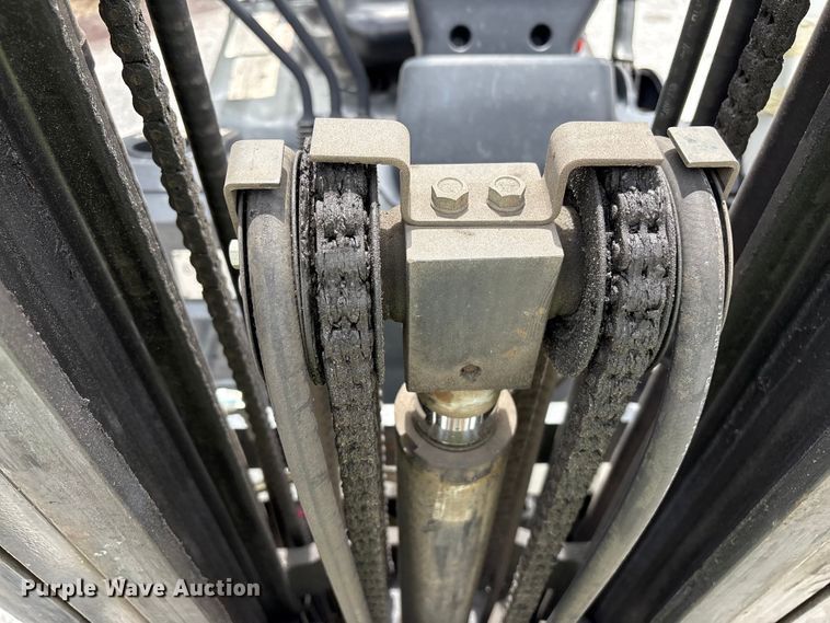 image for item EF1159 2016 UniCarriers CFS40 forklift