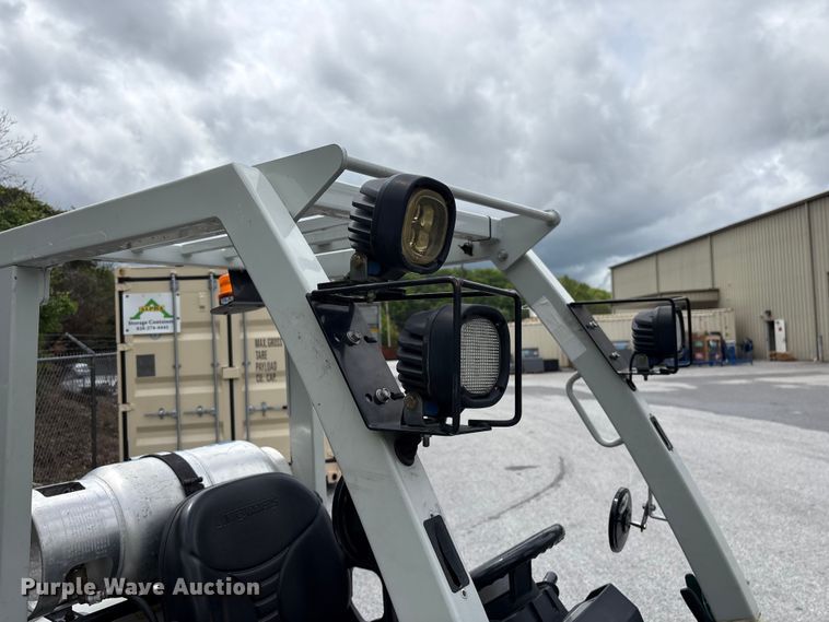 image for item EF1159 2016 UniCarriers CFS40 forklift