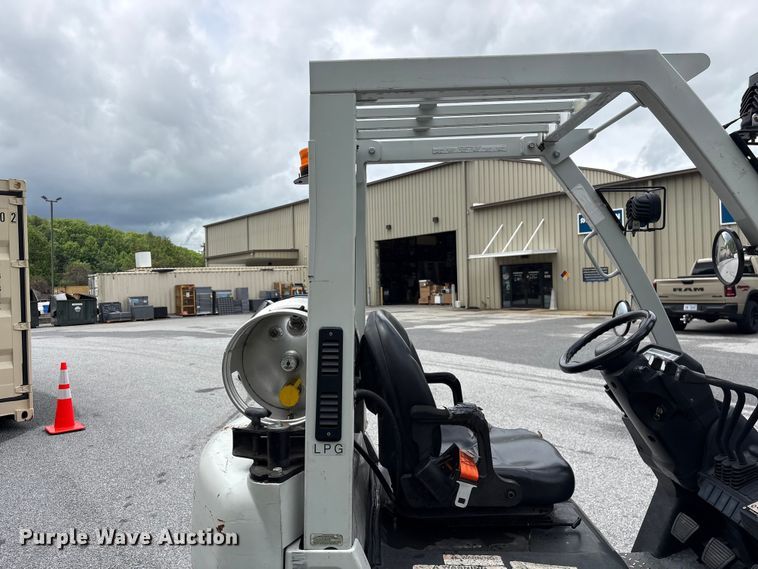 image for item EF1159 2016 UniCarriers CFS40 forklift