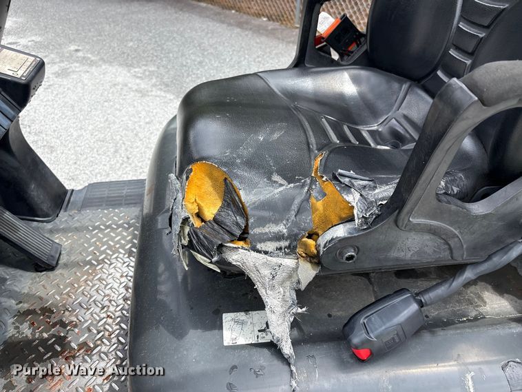 image for item EF1159 2016 UniCarriers CFS40 forklift