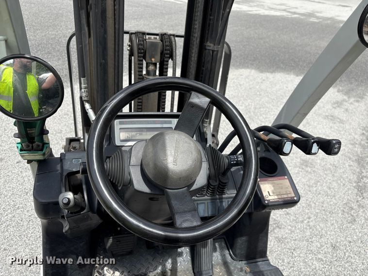image for item EF1159 2016 UniCarriers CFS40 forklift