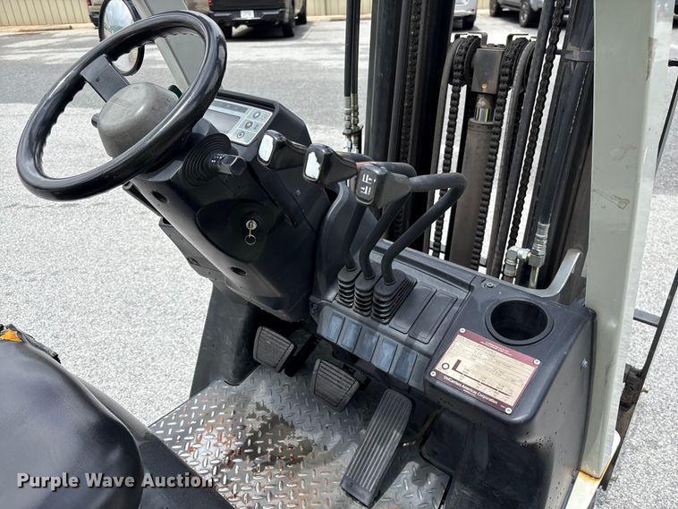 image for item EF1159 2016 UniCarriers CFS40 forklift
