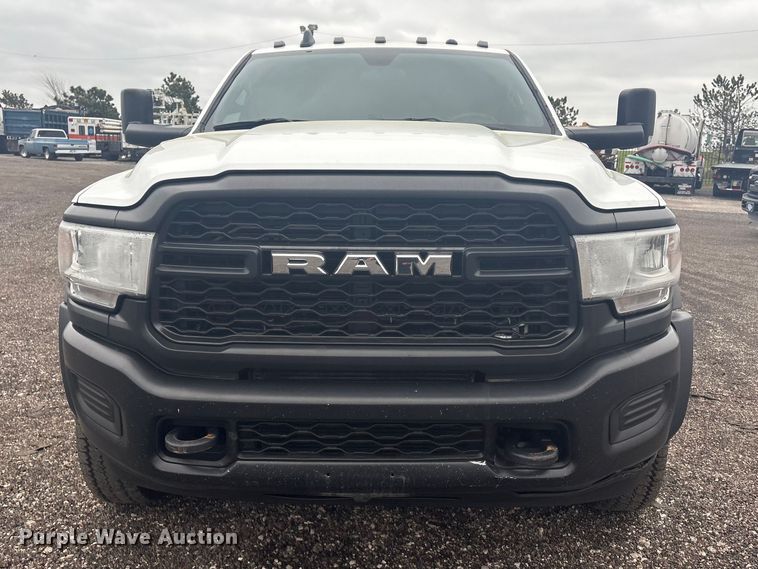 image for item EG8925 2022 RAM 5500 truck cab and chassis