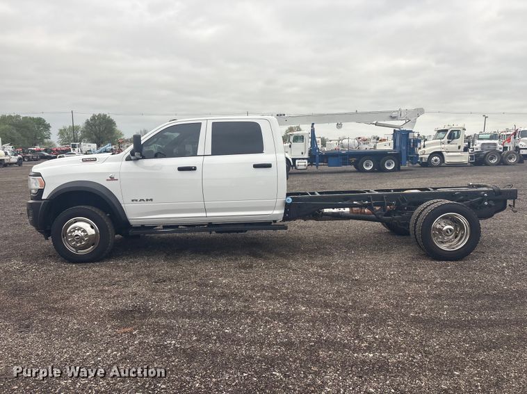 image for item EG8925 2022 RAM 5500 truck cab and chassis