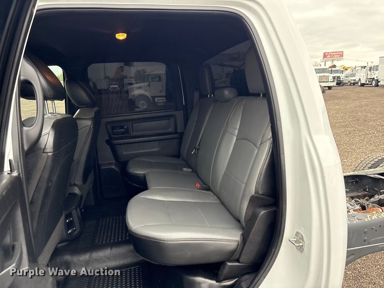 image for item EG8925 2022 RAM 5500 truck cab and chassis