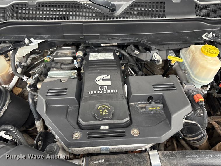 image for item EG8925 2022 RAM 5500 truck cab and chassis