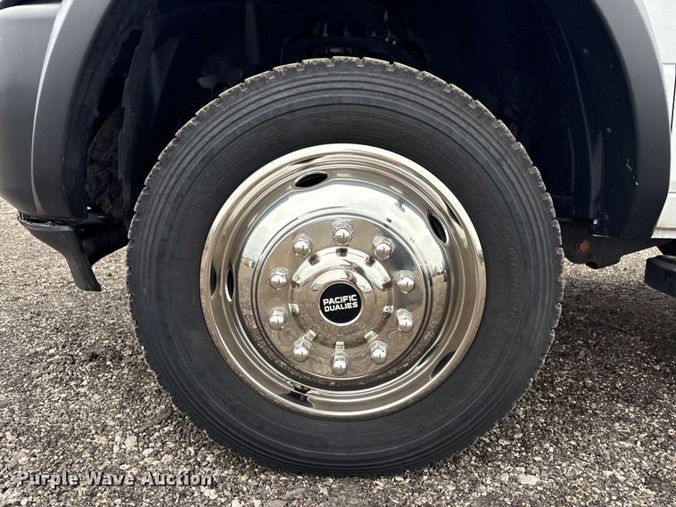 image for item EG8925 2022 RAM 5500 truck cab and chassis
