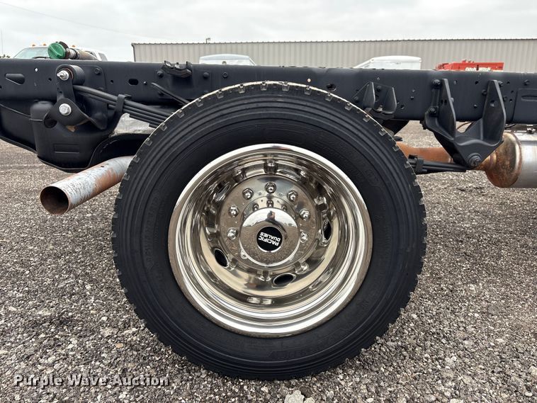image for item EG8925 2022 RAM 5500 truck cab and chassis