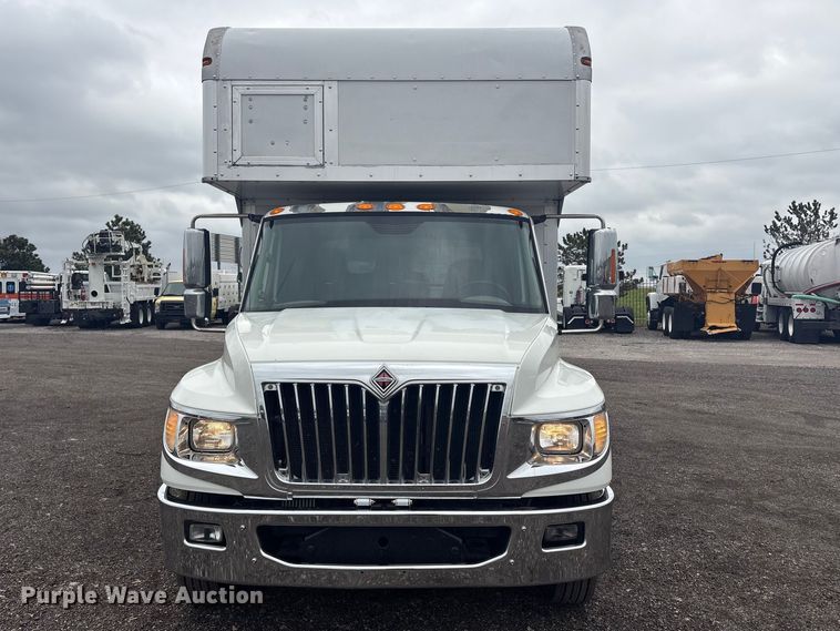 image for item EG8933 2014 International TerraStar box truck