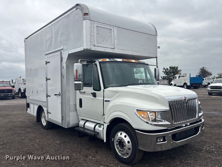 image for item EG8933 2014 International TerraStar box truck